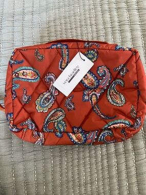 NWT Vera Bradley Manor Paisley Quilted Travel Organizer - Red Orange Paisley